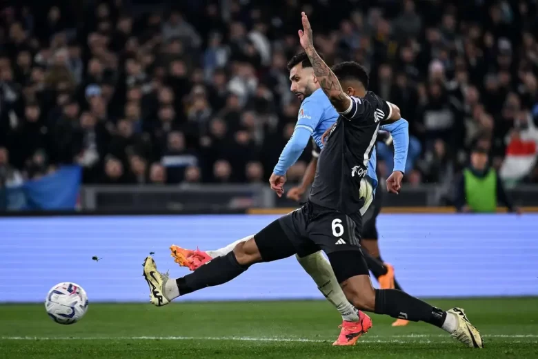 Coppa Italia, la Juventus va in finale nonostante la sconfitta con la Lazio per 2-1
