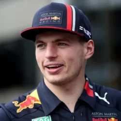 Max Verstappen si prende la pole in Cina, confermando la supremazia di Red Bull (male le Ferrari)