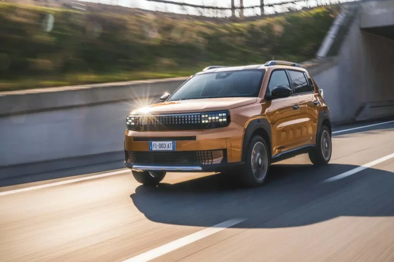 FIAT Grande Panda, debutta i nuovi modelli ibrido/elettrico mix tra innovazione e tradizione